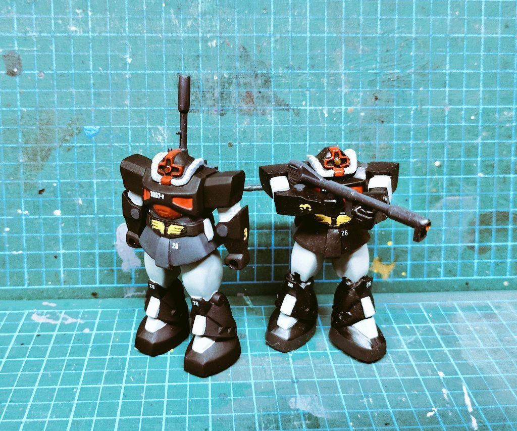 右側は以前作った箱絵風プロトタイプドム