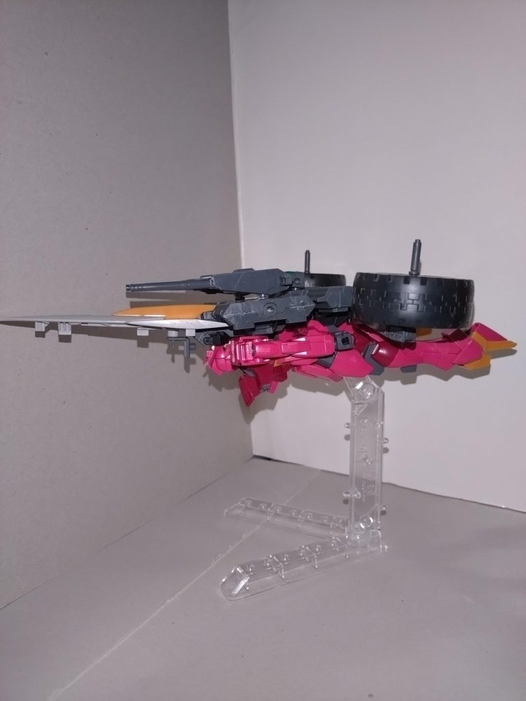 愛音「ついでに、脚もノーマルモードとは違って大きく開くよ。あとタイヤを本体と繋ぐアームは、パワードアームズパワーダーのやつね」