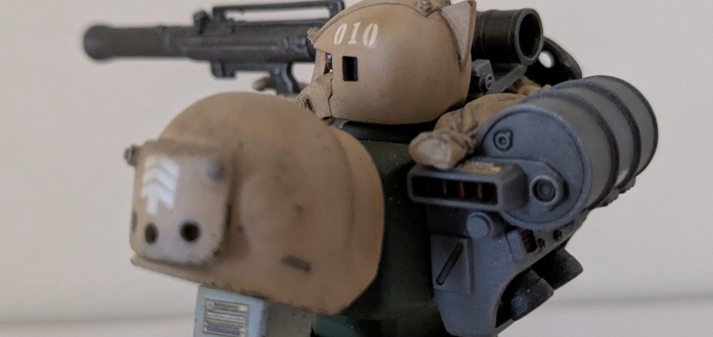 ランドセル部分 ドラム缶ですよー。燃料一杯入りますよね、ドラム缶なだけに。