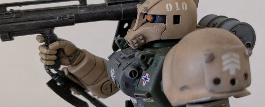 胸部分 ドラム缶半分にエポキシパテで、あと色々な物で演出して胸のボリュームUP!EZ-8風味も入れてるんですが…わかりますかね…