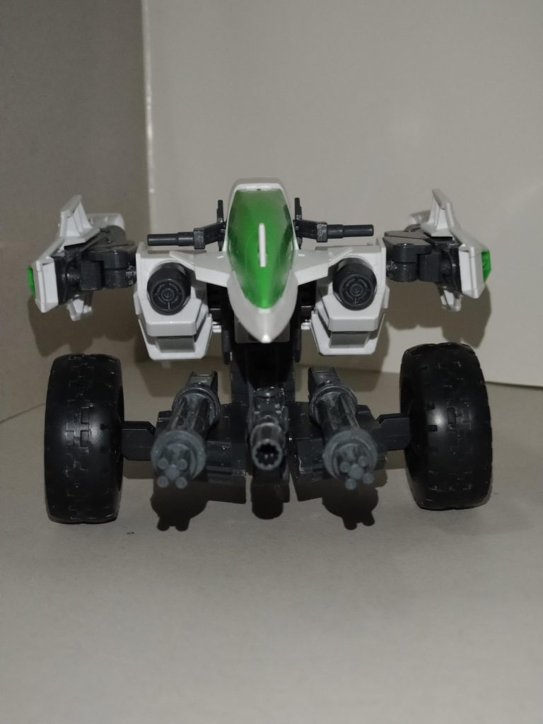 【概要】TS-MA10 メテオホッパーT(タウ)MyGOの2人いるギター担当の片割れ・要 楽奈が、スカイリンクスに続けて制作したガンプラ。前作と同じくモビルアーマーだが、今回はサブフライトシステム機能、バックウェポンシステム要素も付与した機体となっている。楽奈によると、これら3つの姿を持つことと、3輪であることから、スリーの頭文字「T」をつけ、さらにギリシア文字のΤと引っかけ「メテオホッパータウ」と命名したという。