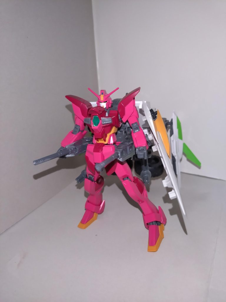 【BWS】機首とビーム砲をはずし、ウイングバインダーを90°動かし、ガトリングガンを180°動かしたあと、専用ジョイントを介しMSと合体。