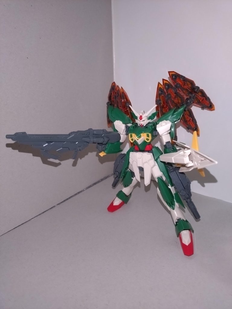 【データ】頭頂高 17.6m乾重量 45.0t動力源 ガスタービンエンジン+太陽電池装甲材質 フェイズシフト装甲+ガンダリウム合金特殊部隊「East of Eden」所属(ちなみに隊長機はガンダムAGE-3) 【武装】バルカン×4ツインバスターライフルビームサーベルレールガン×2エクシードファンネル(ソード)×2エクシードファンネル(ダガー)×8ウイングシールド
