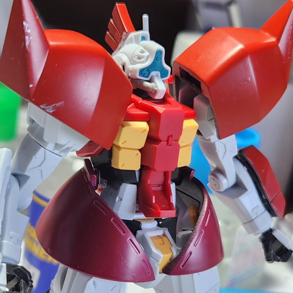 過去作のゲルググをばらして、それなりに見えるようにくっ付けました。ちょっとはマシに見えるでしょうか。