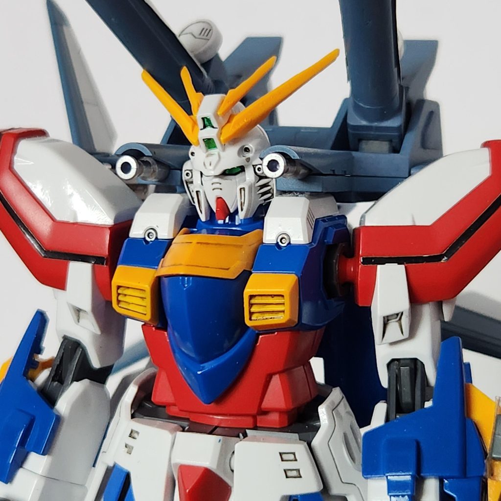 腰のアーマーの部品を付け忘れてますわ。