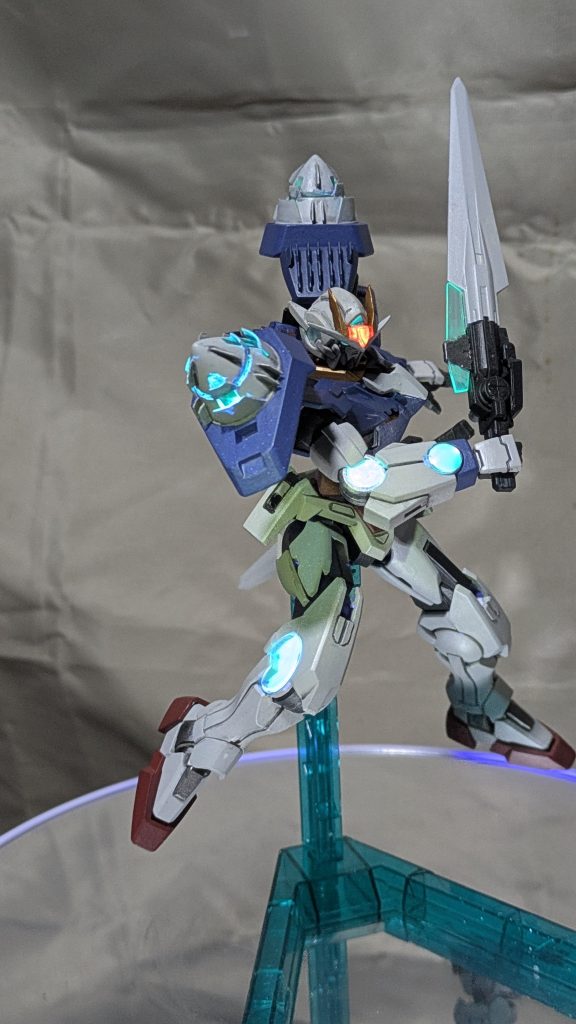 蛍光塗料はガイアノーツの蛍光グリーンとレッドを使いました。