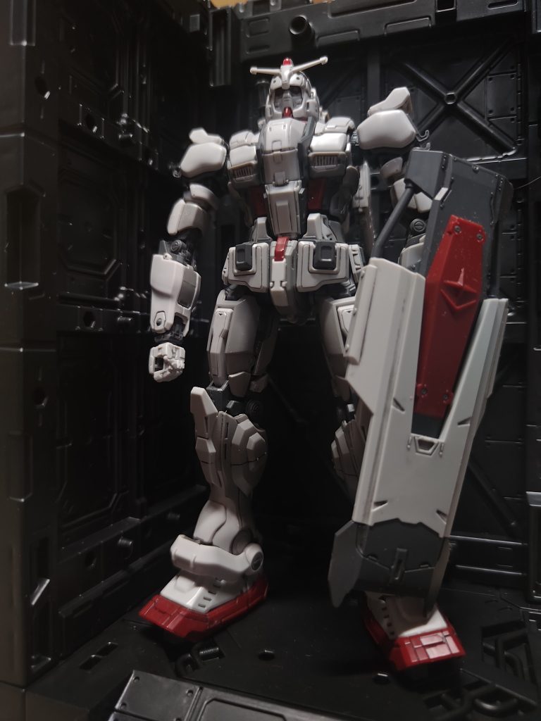 マッチョ💪な感じですね。盾の黄色は後日入れようと思います。