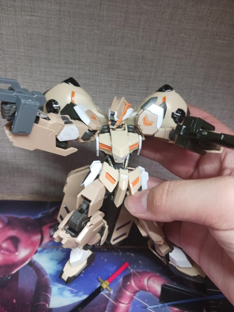 レサイアルから本機はダメージ蓄積が激しかった、グシオンIIに改修を加えた姿。しかし、基本武装は変わっておらず装甲の変えとなった。