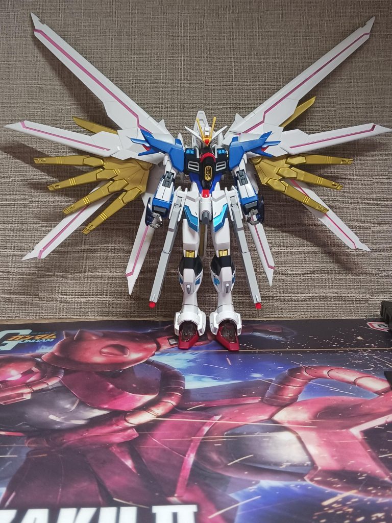 プラウドディフェンダーは非常事態に備えた装備であるが、追加装備はないため武装を失ったらスーパーサンダーだけで戦うこととなる