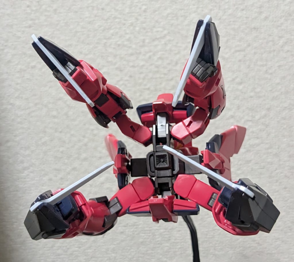 股関節のギミックはそのままなのでMA時に腰の回転がロックされるので安定してます