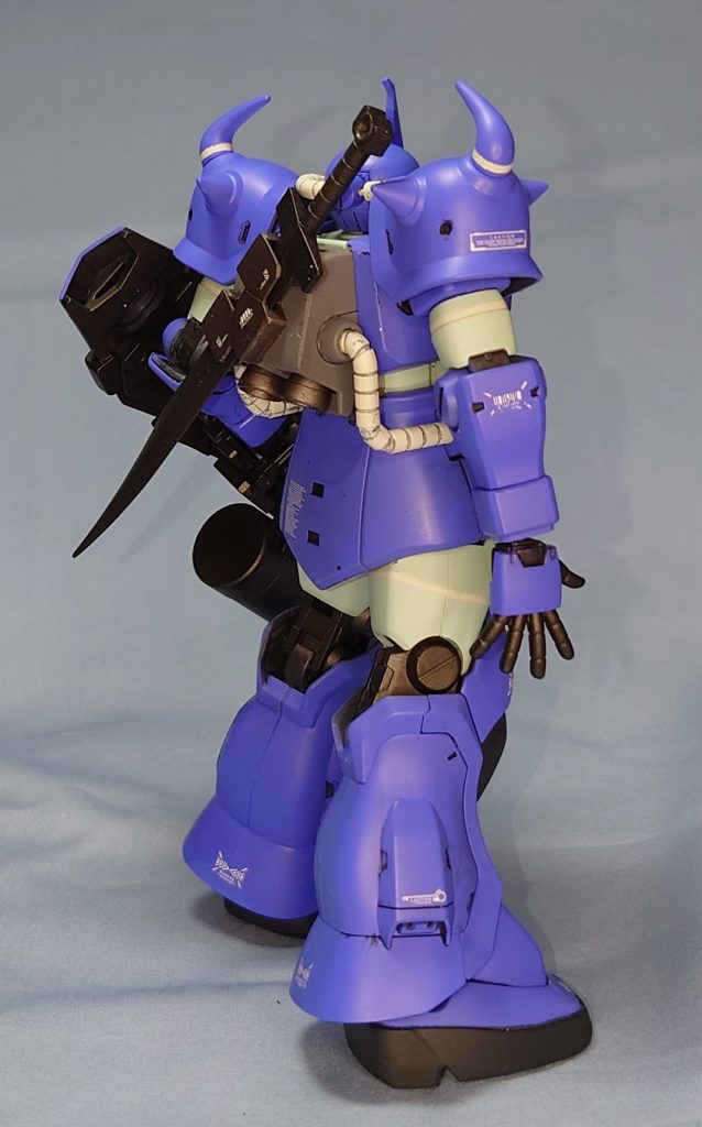 背部ヒート剣マウントはプラ板プラ棒で作製しました。何年ものか…若干黄ばんでたけど使えましたw