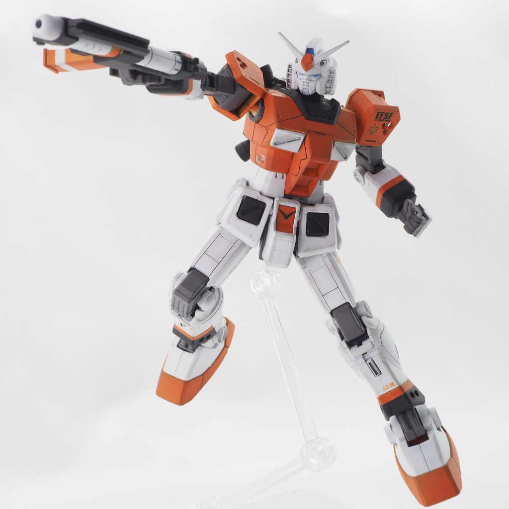 ベースはG30th上腕はナラティブガンダムやスコープドッグライトカスタムを参考に、フレームが露出した感じにしました。