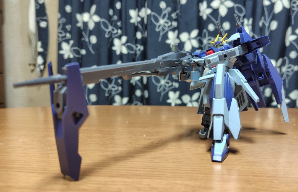 ロングバレルビームライフルによる輝き撃ちも可能。