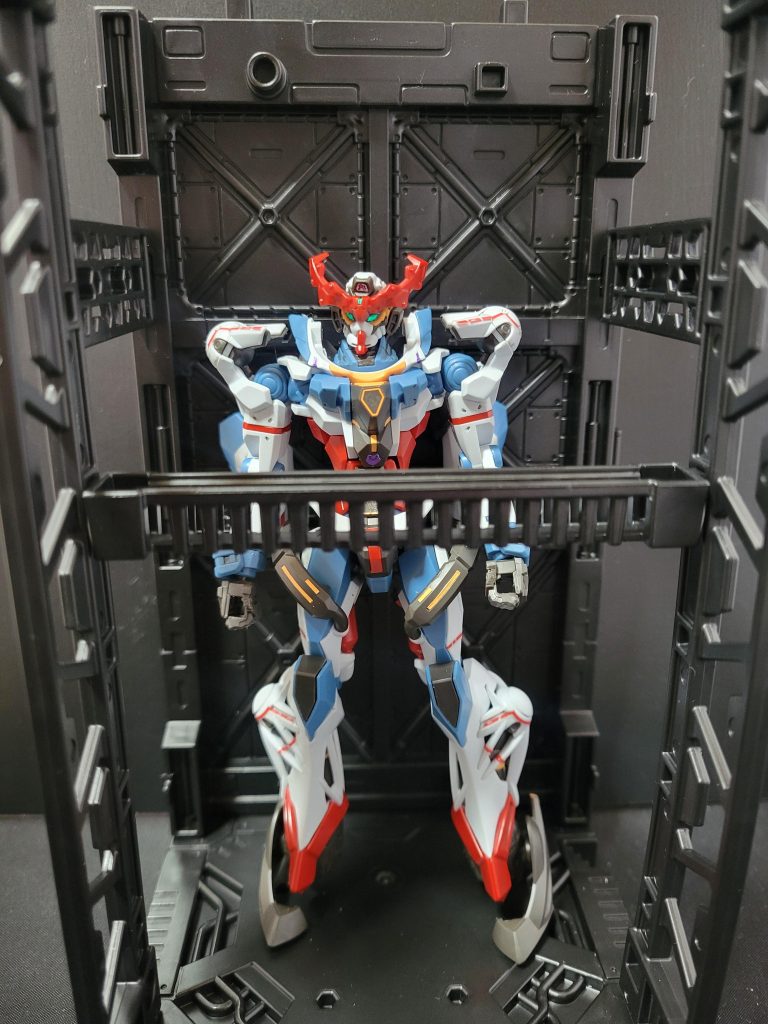 こちらはオメガ・サイコミュ起動時の頭です。こうして見るとガンダムらしい顔してますね。