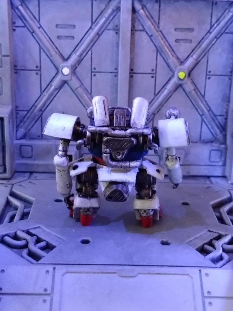 多少の工作はしたけど、このサイズでフル稼働にしちゃう方がいるってのが全く信じられない(• ▽ •;)作ってる時には老眼だから気にならなかったけど、写真でアップにすると………(´;ω;`)いや、俺は頑張った!!はず!!!(。ŏ﹏ŏ)