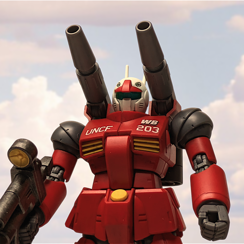 カイが見上げたガンキャノンは何も言わない。カイもあのガンキャノンとシイコの活躍は知っている。間違いなく自分以上にガンキャノンを使いこなし、クルーたちからはその縦横無尽な活躍からニュータイプではないかと言われていたが彼女は頑なにそれを認めなかった。全ては訓練の賜物だと。だが、[シイコさん…アンタの愛機も認めてるんだ。いい加減アンタも認めろよ]カイはそう呟いてシャイアン基地を後にした。