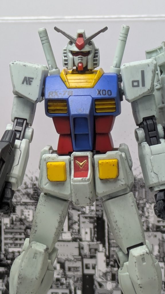 この事態に国連軍はロンド・ベル隊をサイド6に派遣。ロンド・ベル隊参謀のシャリア・ブル中佐率いるペガサス級[ペガサス]を旗艦とした先遣艦隊がイズマコロニー宙域へ展開した。事態が悪化していく中で軍警察、国連軍共にパイロットを特定しようとしていたが、同時に出現した所属・型式不明のMSの妨害もあって捜査は難航。軍警察が雇い入れた元ロンド・ベル隊のエースパイロット、シイコ・スガイが駆るガンダムMkⅡと死闘を繰り広げるもX00および謎のMS共に鹵獲には至っていない。 なお、ロンド・ベル先遣隊としてペガサスでイズマコロニーに駐留しているシャリア・ブルの徹底した静観にロンド・ベル隊指揮官のブライト・ノア大佐は元ジオンでもあるシャリアに不信感を抱いている。シャリア・ブル[扱いが難しいのですよ。あのX00と