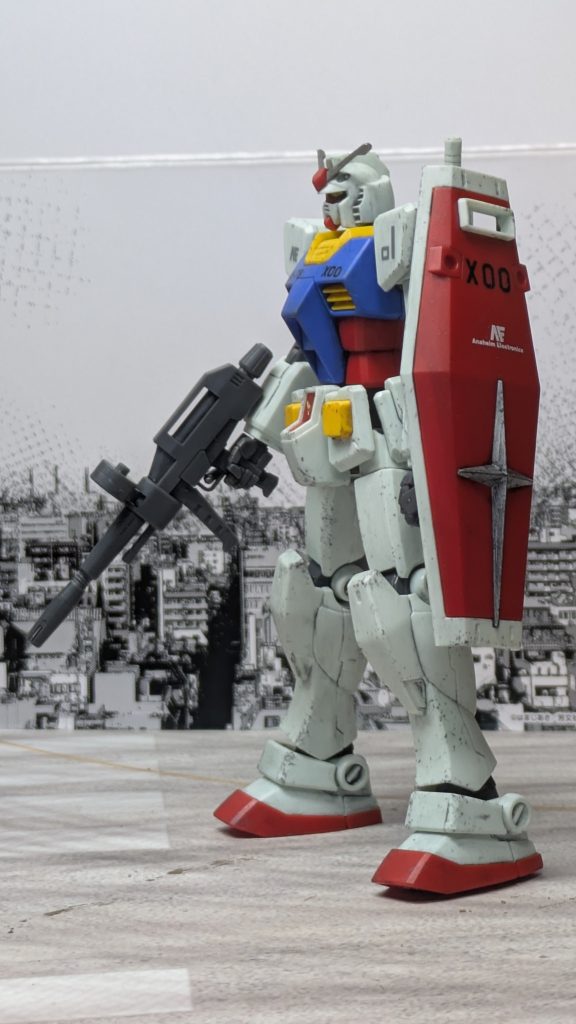 アムロ・レイがシャア・アズナブルと共にMIA(作戦行動中行方不明)となった第二次ネオ・ジオン抗争終結から半年後のUC.0093.9月4日。シャイアン基地第26整備ハンガーより突如発進。国連北米方面軍の大捜索にもかかわらず機体は発見されなかった。また、発進時ハンガーの監視装置全てが切られていた事から何者かによる強奪の可能性大として捜索範囲は地球から各サイドへと広げられたが発見に至らなかった。