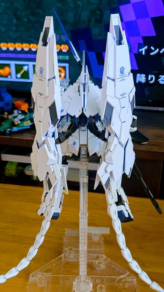 定価14000円ちょいだったんですけど、フルアーマーユニコーン8800円に対して、どこら辺にコストかかってるんですかね😇ガンダムベースプライスなのか⁉️ただ、初めてのMGだったので、楽しかったです‼️
