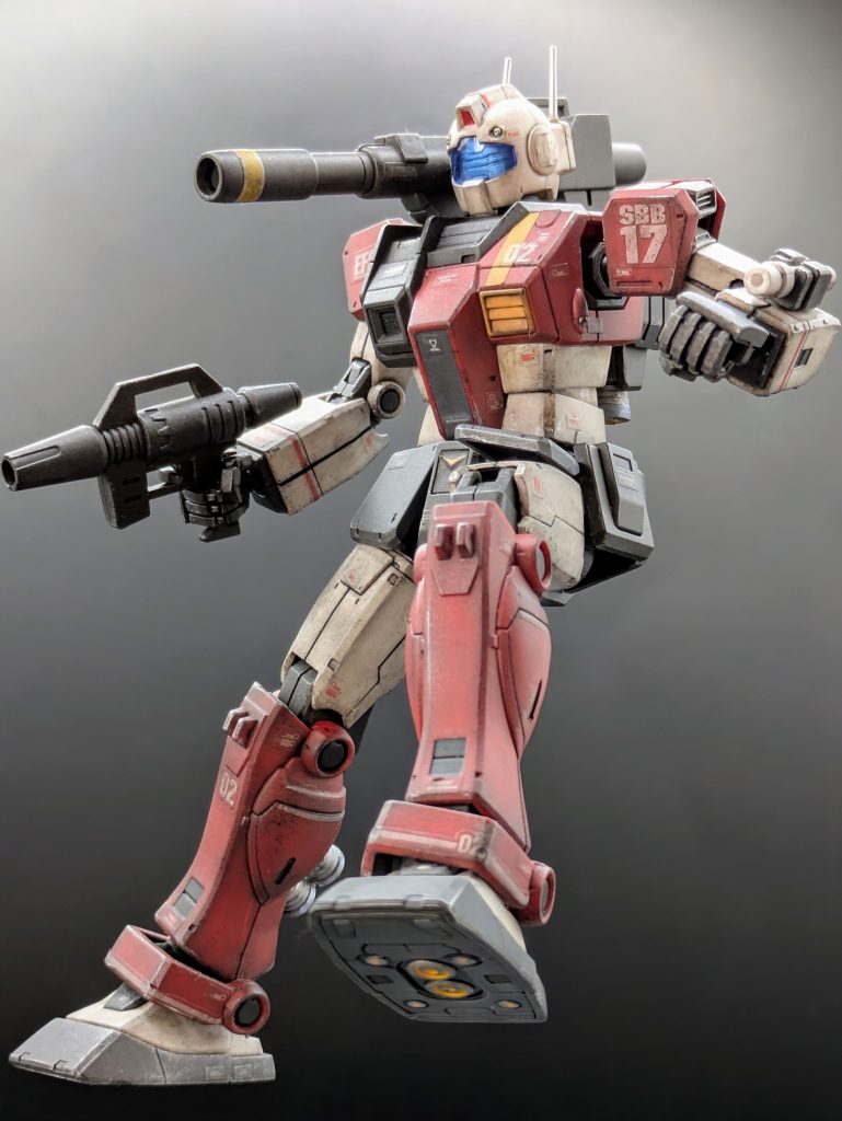 でも、デフォの武装は肩のキャノン砲とビームスプレーガンのみ💦