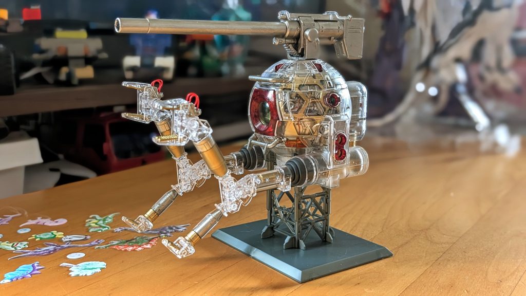 しかしまぁ、これはこれで可愛いので、気に入ってます😆クリアサザビーは、、、まだしばらくは箱の中にいることになりそうです(笑)素組でもいいけど、水転写デカールはりてぇんだよなぁ🤣