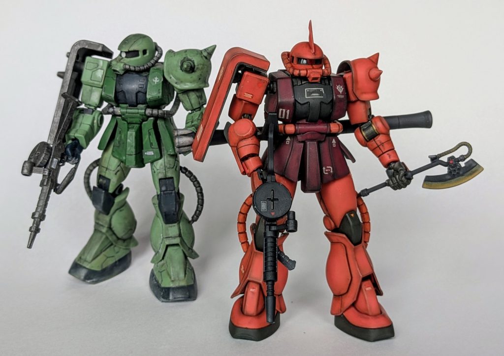 古い08版ザクとツーショットプロポーションが洗練されているのがわかります