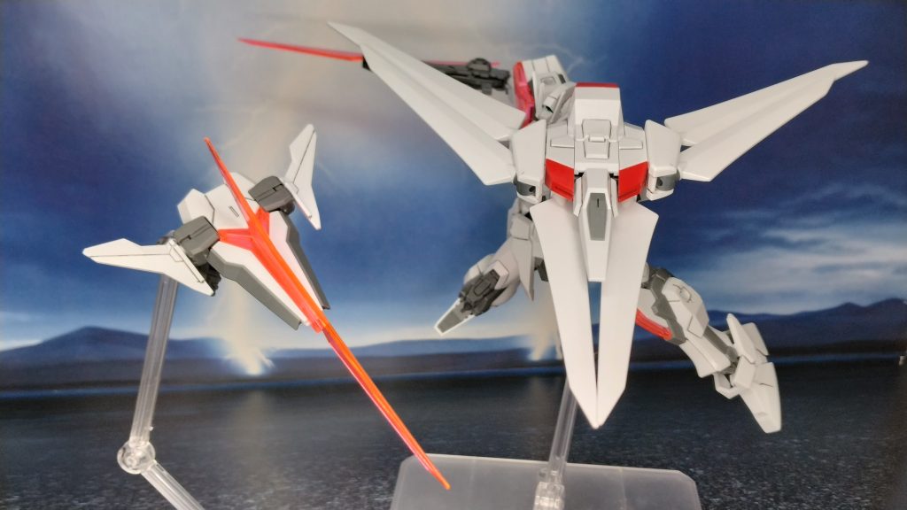 ブースターは大剣?に変形し、シールドもシールドブーメランとして使用可能