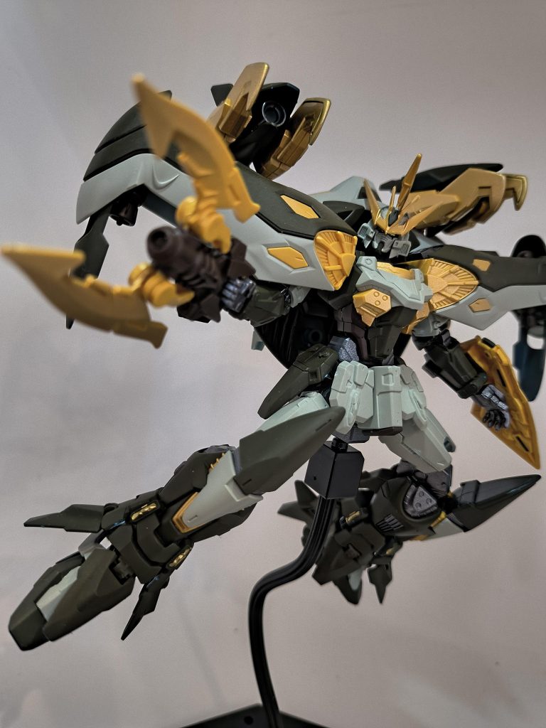 成形色を活かしてかっこよくできないので色塗っちゃいますね〜　成形色・スジボリ・仕上げでかっこよく作れるようになりたいものです