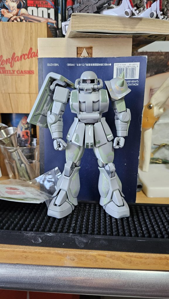 なんだかんだ素組みとかなり違うプロポーションになりました。 そんでもって製作期間6ヶ月。休んでいる期間の方が長いですが。今回も見事なサグラダ・ファミリアっぷりでした。よく完成させた!えらい!