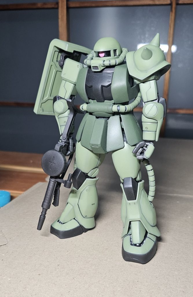 MSはずんぐりむっくりしていて欲しい原理主義者の私にとって満足な仕上がりになりました。脚部が足首で2mmの短縮して行っていないにも関わらずかなり短足な印象にできました。スカートとフトモモ、膝当てのバランス変更がうまくいきましたな。