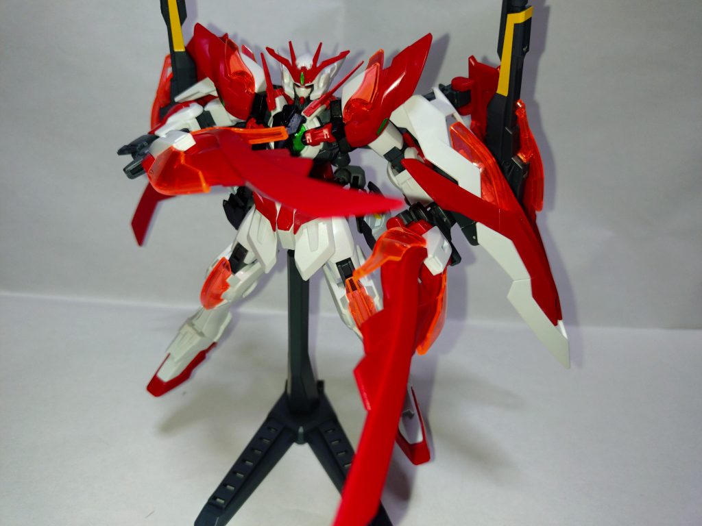 焔零双翼刀(えんれいそうよくとう)コレはHGBFウイングガンダムゼロ炎から無改造で流用した武器で主に二刀流で戦闘をする。