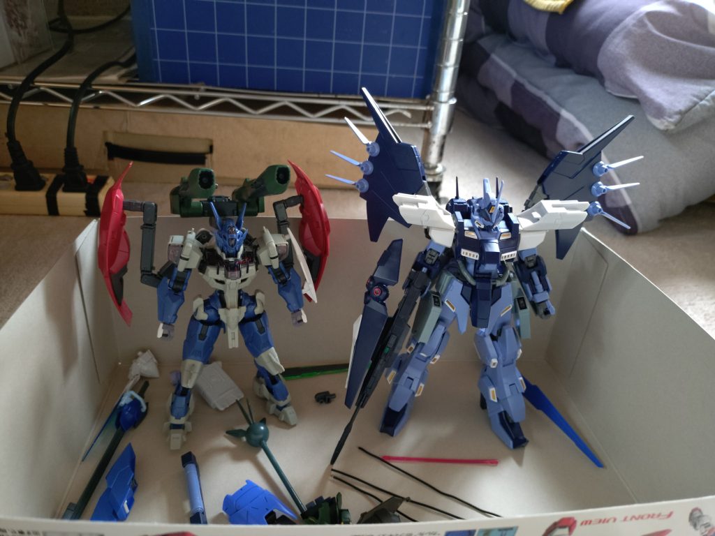 作品名：新たな改造ガンプラを製作開始<p>ルブリスアノクタとトーリスリッターは改造パーツとして使ったが、まだ再利用出来るので寄せ集めたジャンクパーツを使って新たな改造ガンプラを製作します。</p>