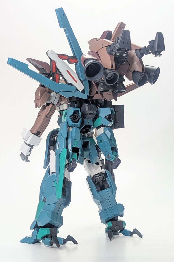 後姿。合体時の2期の状態は以下になります↓↓↓