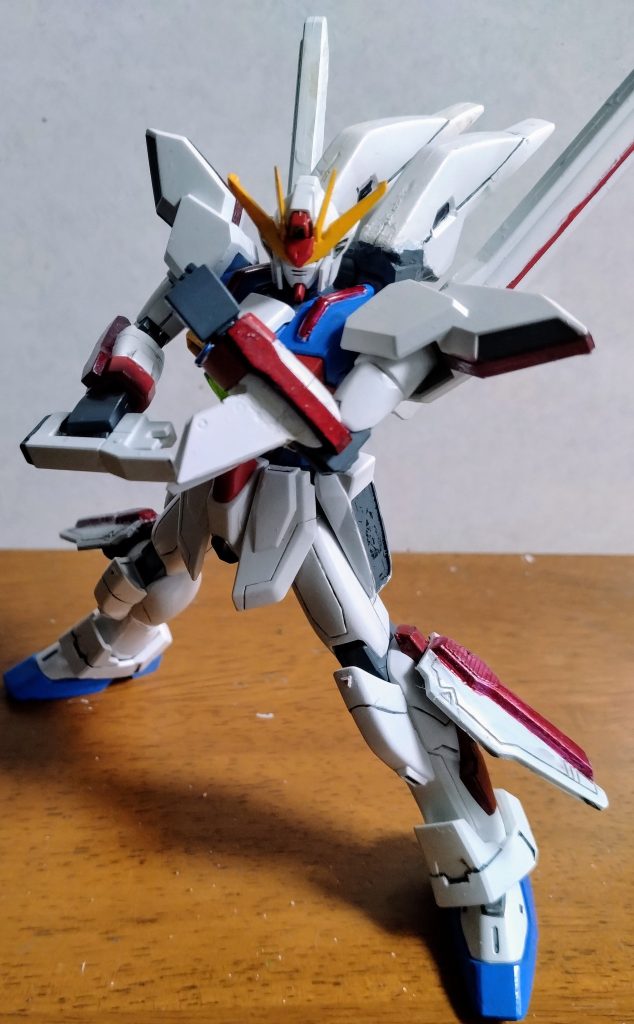 このキット旧キット時代から、サーベルラックの場所に困って、当時から腕にマウントしてました😆😆