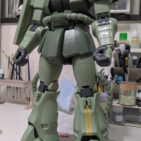 メンタルがおかしくなって仕事を辞めたり、環境の変化もありましたが、ガンプラ再開します😊 ナイチンゲールもやらなきゃならないんだけど、恒例の模型コンテストに出すためにこいつに着手！まずは仮組み。鼻先の合わせ目やちょっと細い脚部が気になるなー、、（2枚目）
