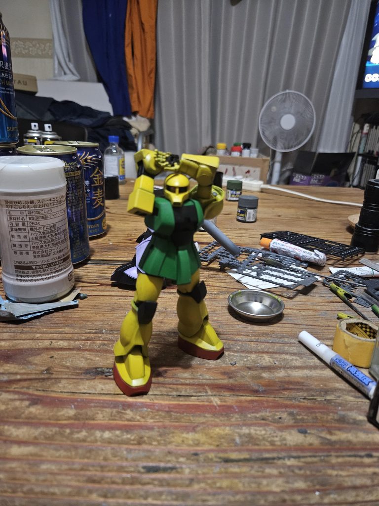 動くので