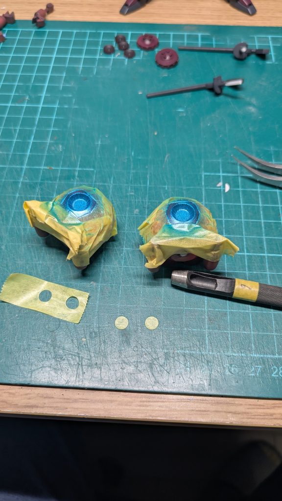 ボールは砲塔を後ハメ化してマスキングて塗り分け。キャノピー?部分はガイアのスターブライトシルバーの上からクリアーブルーてキャンディ塗装。