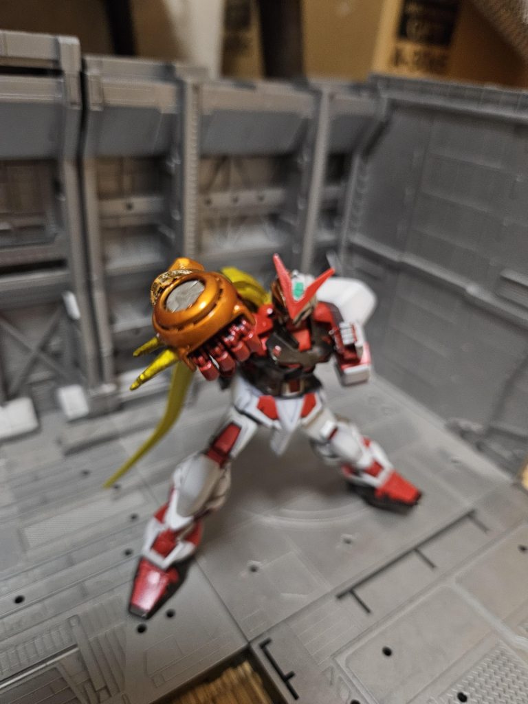 ビーム兵器程の殺傷力はなくてもある程度の攻撃力を持たせたいロウがでっち上げた装備