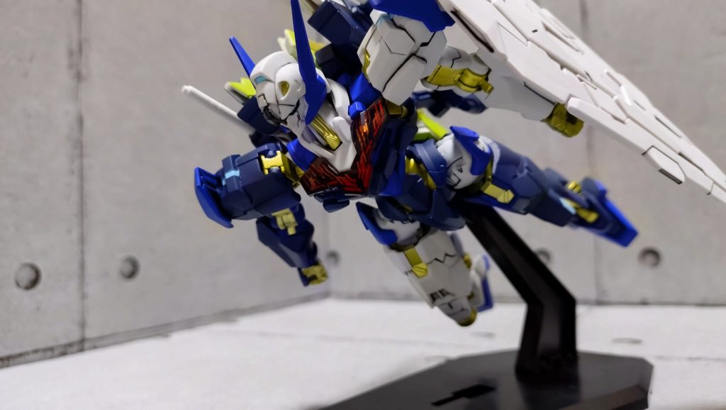 飛翔ポーズが様になってると思いません？第二弾も何かやる予定です。