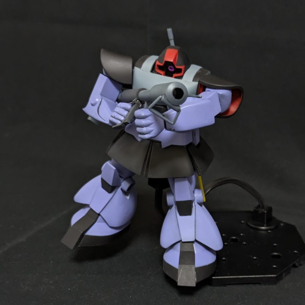 肩関節をポリキャップでスイング式にしたのでバズーカの両手持ちもできます✨