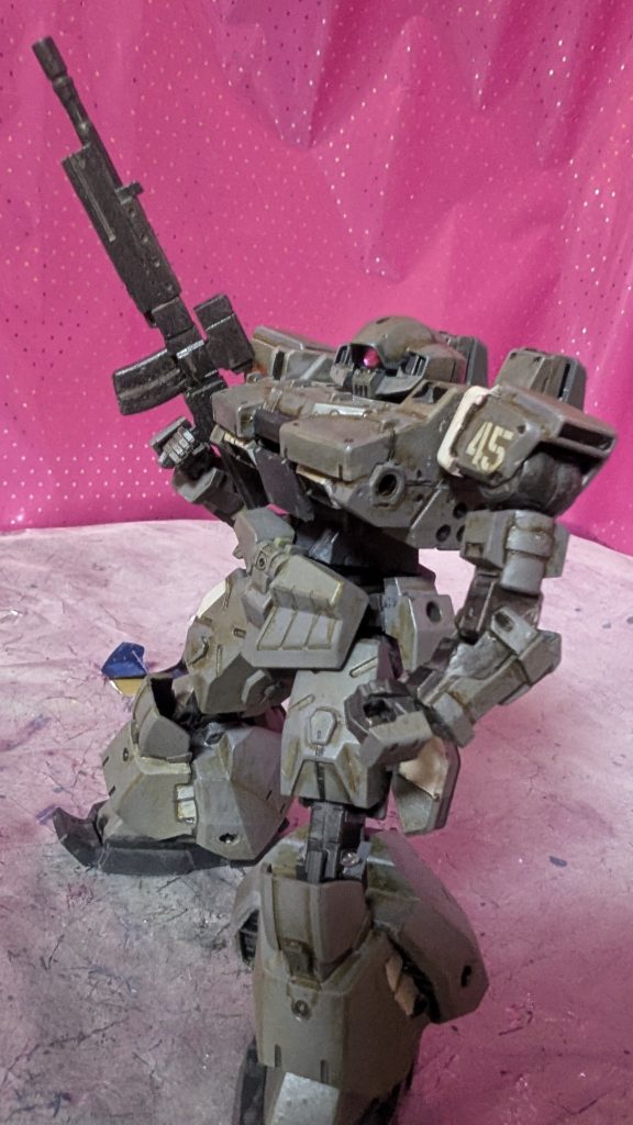 ◯ 頭部 30MM水中用ビーグル付属のヘッドパーツ◯モノアイ(?)DAISOで購入したスマホ用デコレーションシール ◯肩部アーマー   コレクションシリーズ ソードインパルスガンダム    ◯胴体及び二の腕部分 30MMバスキーロット◯リスト部分                30MMポルタノヴァ  ◯下半身   レベルノヴァ  ガンプラのパーツは肩部のみですね😅