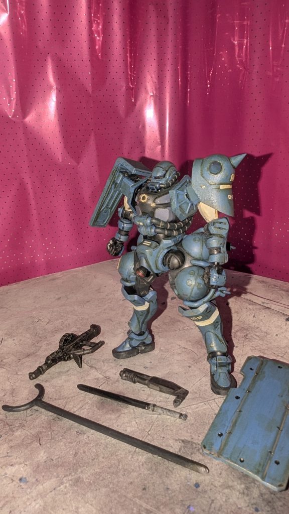 兵装も。◯ザクマシンガン◯ライアットシールド◯大型特殊電磁警棒◯刺股◯ライアットガンと豊富です。