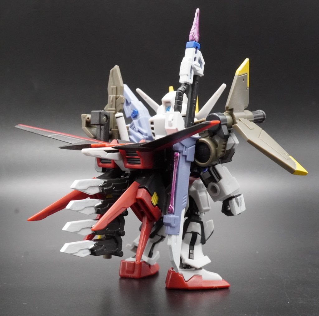 黄色の塗装はなかなか色が乗らなくて、4回ぐらい塗って、発色しました。シュベルトゲベールは、クリアーピンクがないので、つや消しブラック→シルバー→光沢クリアー+色の源マゼンタで、塗装しました。