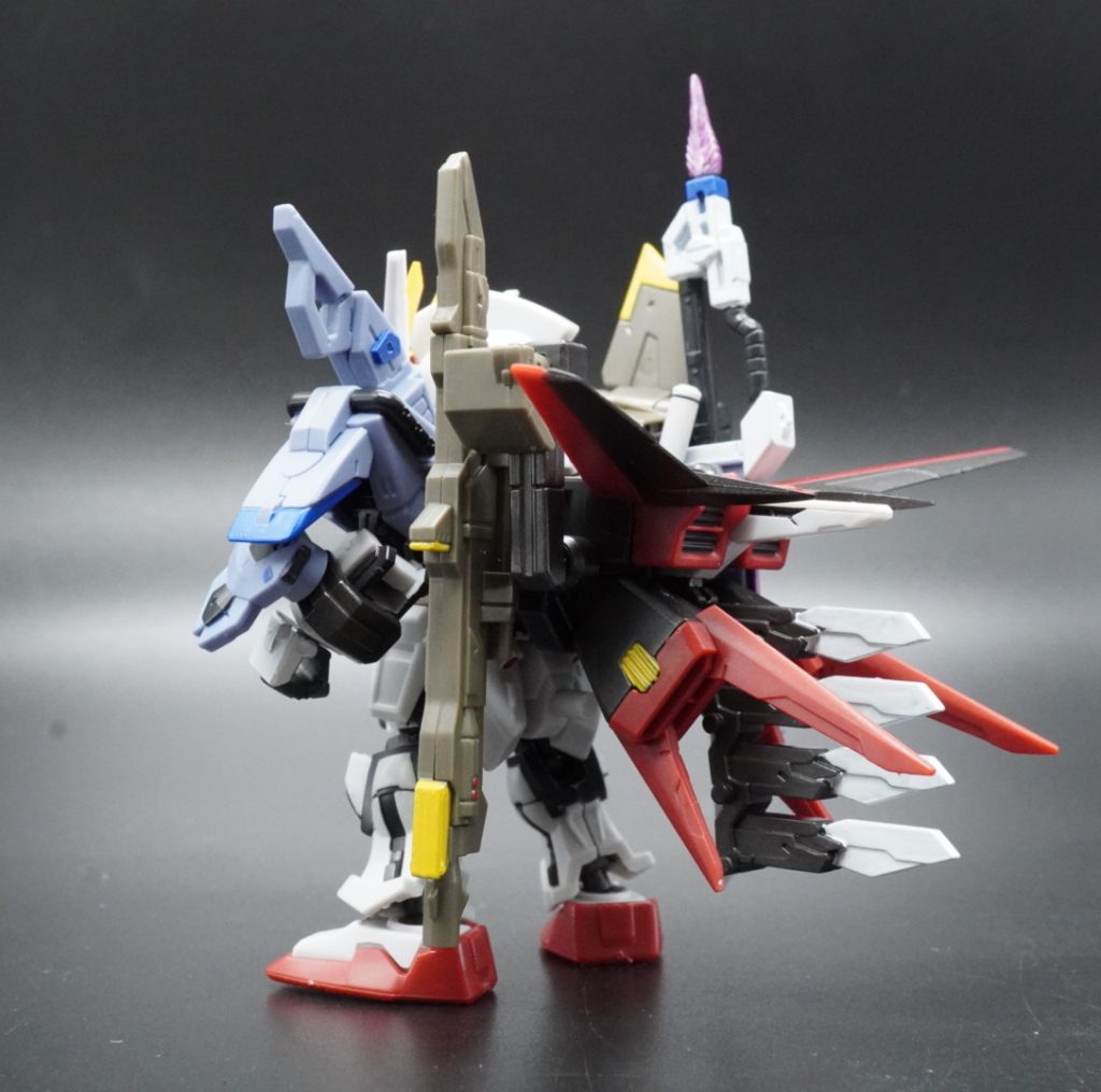 バックヘビーですが、ちゃんと自立するのが凄いなと思いました。