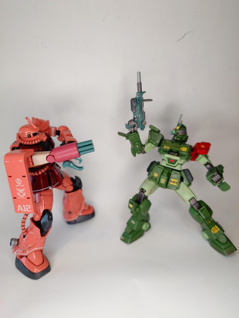 シロー「アイナァァァ!そんな機体に乗っていてはいけない!俺と一緒に来るんだ!」アイナ「キリコ…あなたが付けてくれたフィアイナという名前を呼んでくれないの!?」シロー「アイナまで何を言ってるんだ!とにかく一緒に行くぞ!」アイナ「私にはジジリウムがないと生きていけないの…」ギニアス「プロトワン、戻ってくるんだ!そして私の妻となれ!」アイナ「イプシロン!お願いだからキリコを攻撃しないで!」シロー「おま!?髪型は確かに似てるけど兄妹でしょ!」