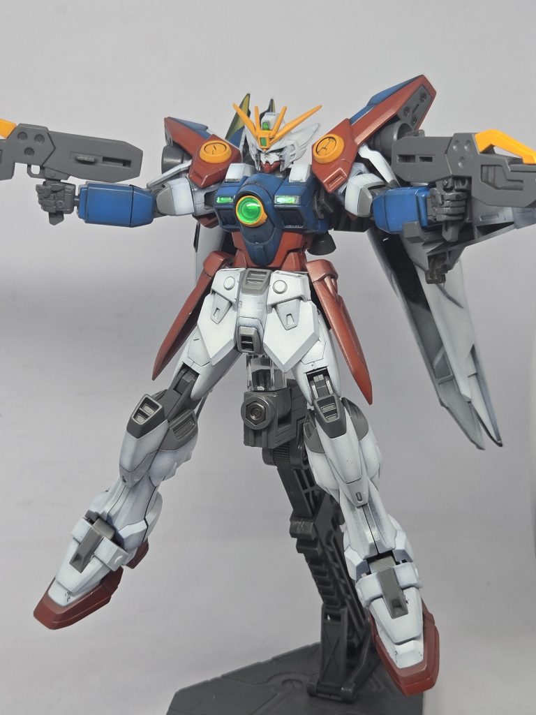ポーズ3。この2丁ポーズをしたくって作りながらソワソワしてました(笑)いざしてみると…う~ん...って感じです。今年からスマホ変えてからカメラの撮影塩梅がしっくりきません。前のスマホの方が良い気がしたんですが💦すみません。画像編集でいじらず、100%ナチュラルに投稿したいので写り具合でここ最近、四苦八苦です💦作成も、撮影も、技術の内❗以上、佐山サトルで締めます。
