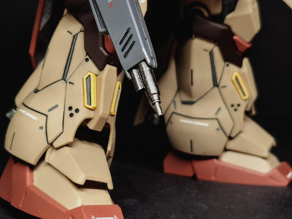 ライフルの先端にはメタルパーツを使いましたッ!!!!!!!!実はこれ学校のW・Y君の壊れたシャーペンから貰ったものなのですッ!!!要するにただで、メタルパーツを貰えたのですッ!!!!!!