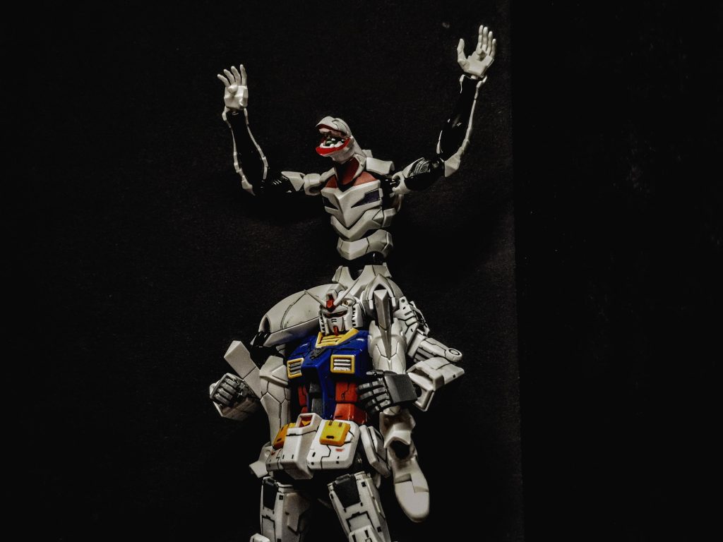 ここまで見てくださってありがとうございます!!受験勉強の息抜きでチマチマやっていますが、今年出せるのは後2体ですね。先に言っとくとガンダムとグスタフカールですね。グスタフはメッサー負けず劣らずの武装にしたので皆さん是非見せたいですねッ!!!見てくださった方々に感謝の意を評する