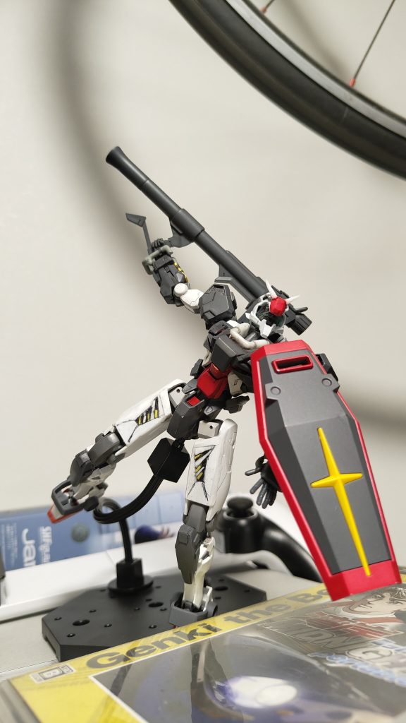 このバズーカぶん投げるポーズが好きすぎて、立体で見たくなったのがそもそもの制作動機。