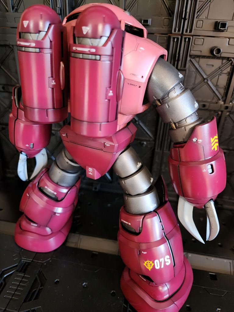 少しでもズゴックの大きさや重量感を感じてもらえたら嬉しいです。奴だ...奴が来たんだ…って言うセリフが圧倒的エースパイロット感あって好きです。